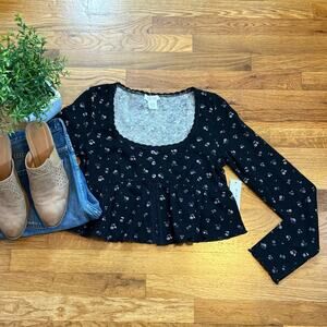Kirious LA Women’s Large Black Floral Ruffle Thermal Knit Long Sleeve Crop Top